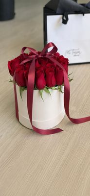 Classic Rose Hat Box Arrangement