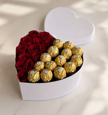 Large Heart Box – Roses &amp; Ferrero Collection