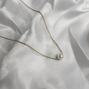 Dainty Pearl Necklace