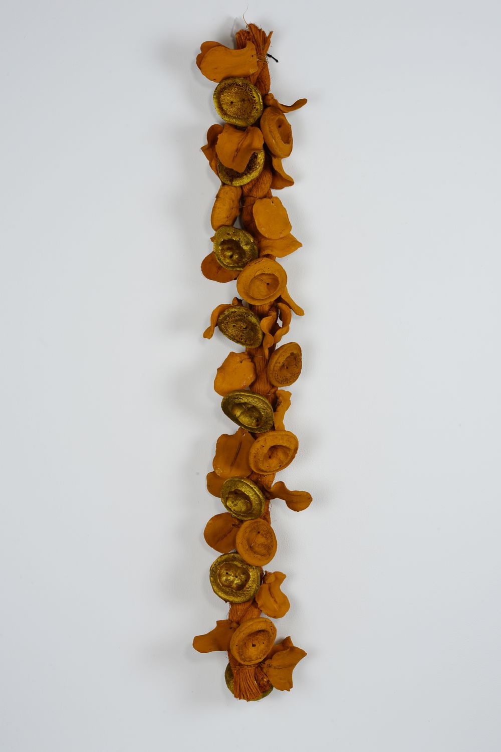 Large Pigment Object with Ochre Chapeuzinho Lid and Gold Detail