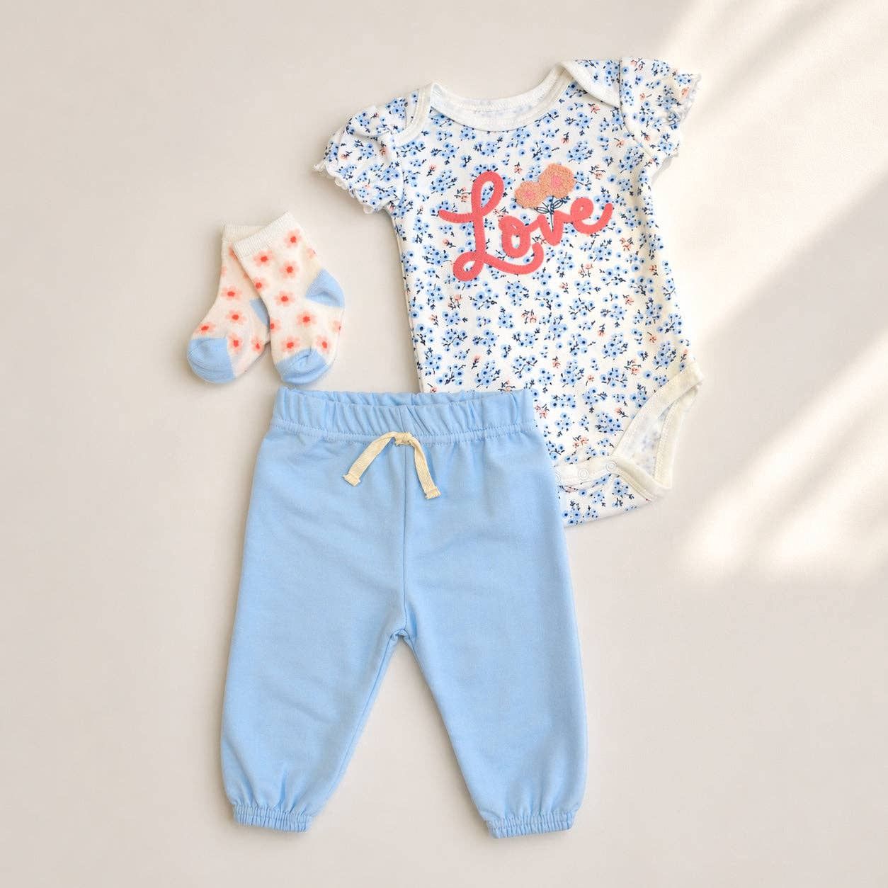 Baby 3pcs Love Chenille Applique Bodysuit Socks Pants Set