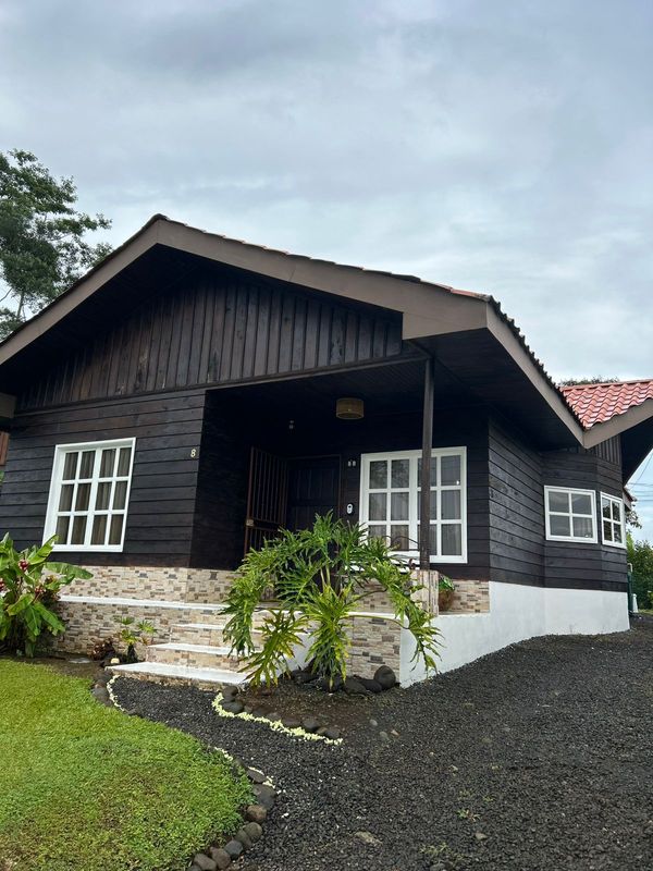 EN VENTA CABAÑA RUSTICA- CONDOMINIO NAKURY 1
