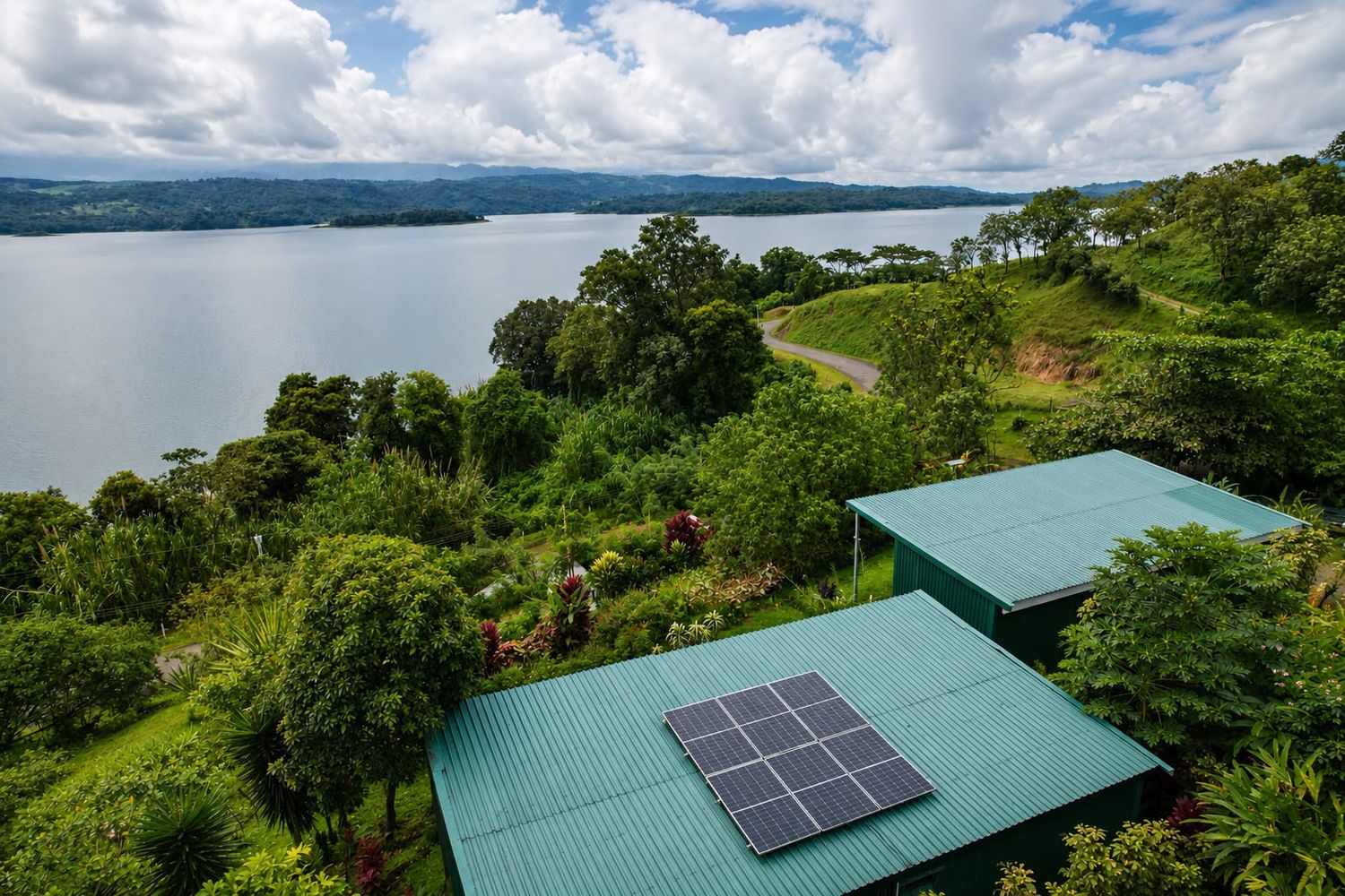 EN VENTA, LOTE CON CASA EN EL CASTILLO 2