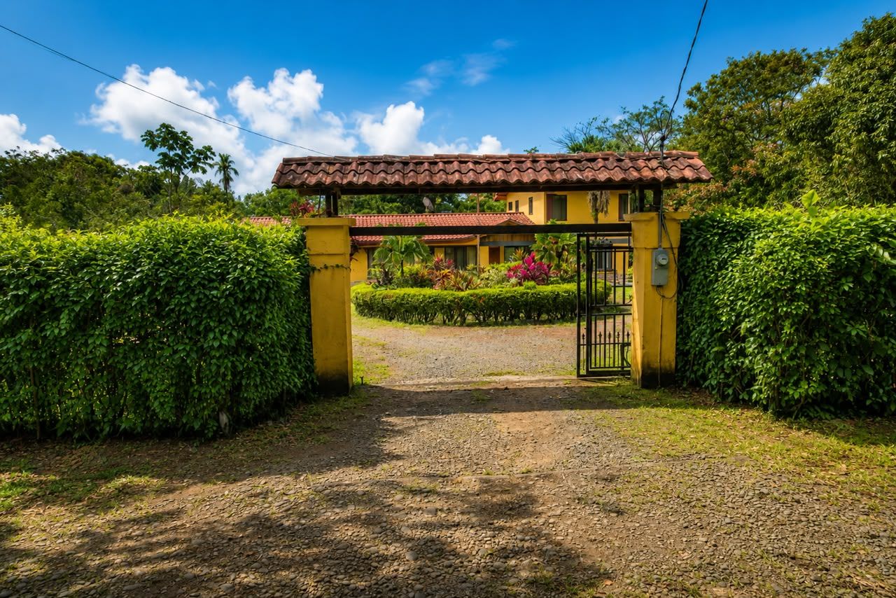 EN VENTA, CASA LOS ALMENDROS-CHACHAGUA 3