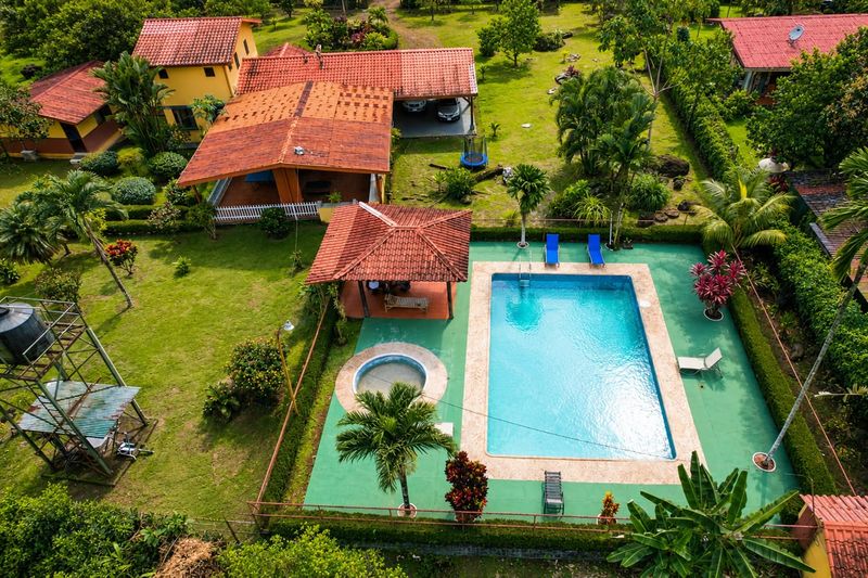 EN VENTA, CASA LOS ALMENDROS-CHACHAGUA