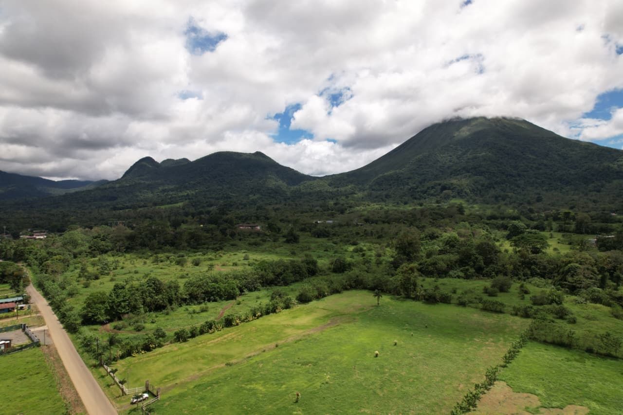 EN VENTA- QUINTA EN LA GUARIA DE LA FORTUNA 4