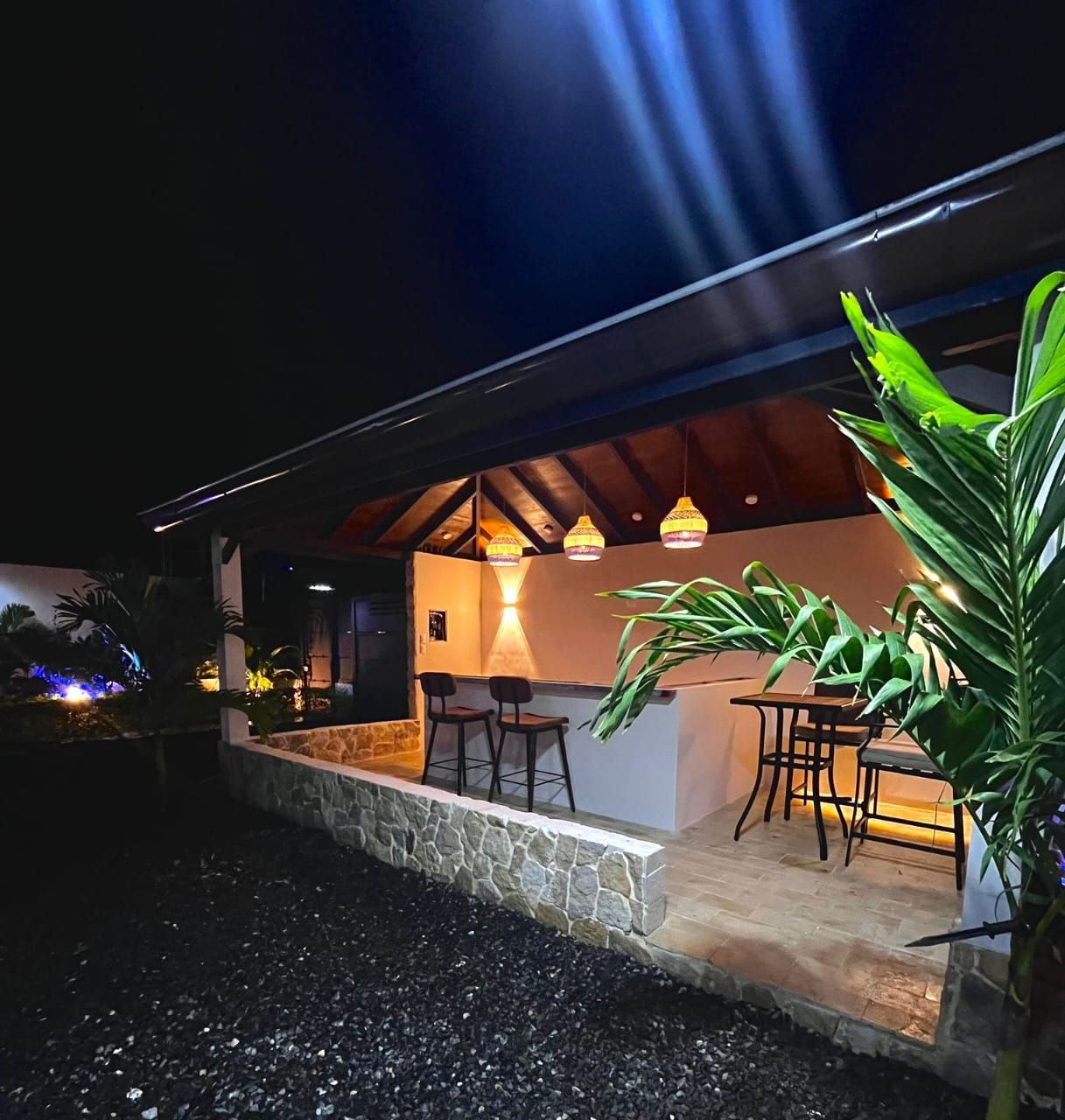 EN VENTA- MEVAK APARTMENTS SUITES 13