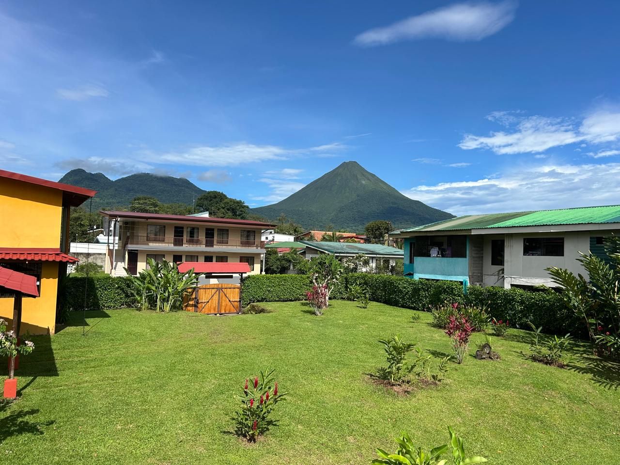 EN VENTA- CASA EN BARRIO PILO 8