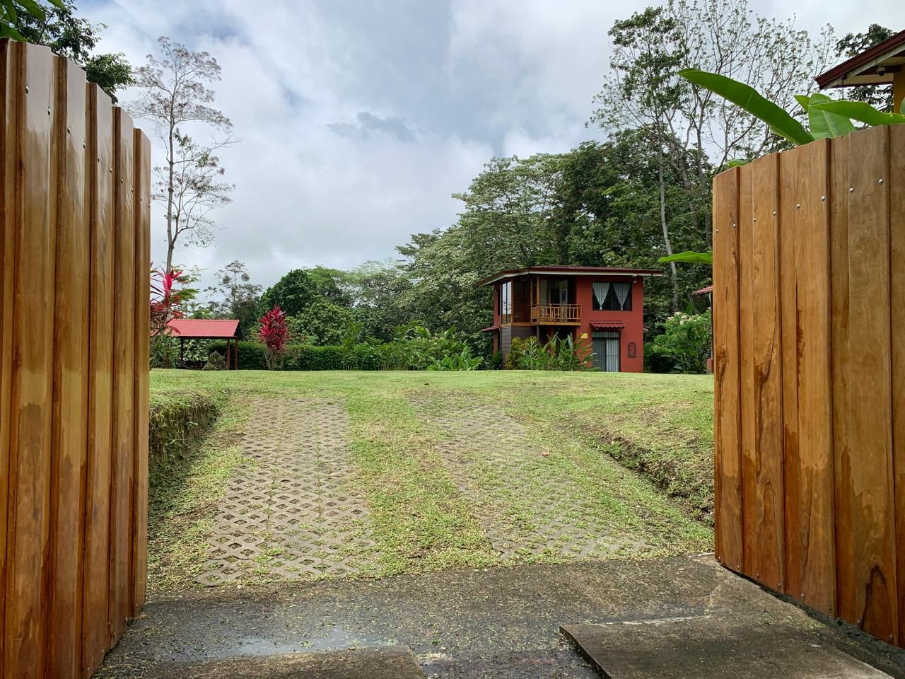 EN VENTA- CASA EN BARRIO PILO 9