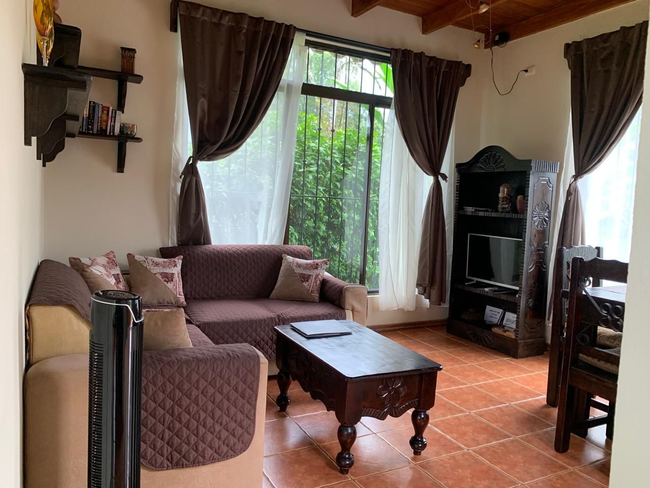 EN VENTA- CASA EN BARRIO PILO 16
