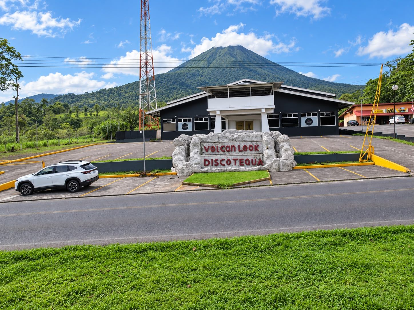 EN VENTA VOLCAN LOOK DISCOTEQUA EN LA FORTUNA 2