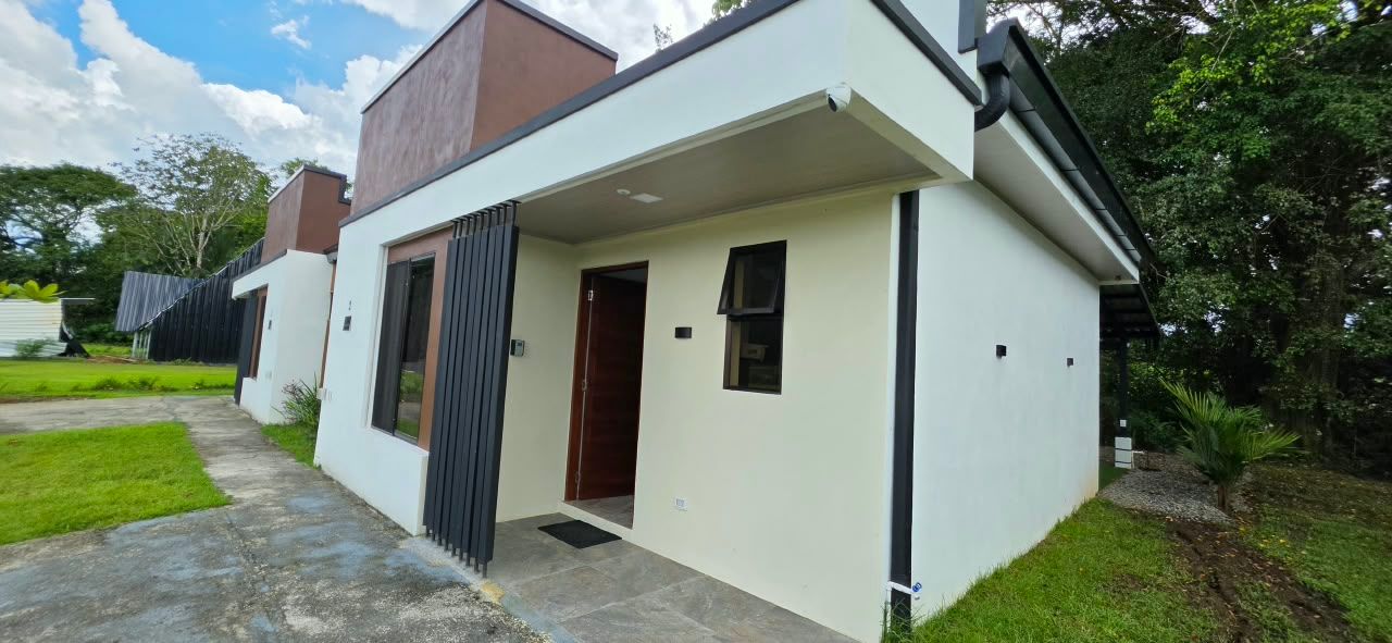 CASAS EN VENTA- CONDOMINIO PERLA UNO DE LA FORTUNA 8