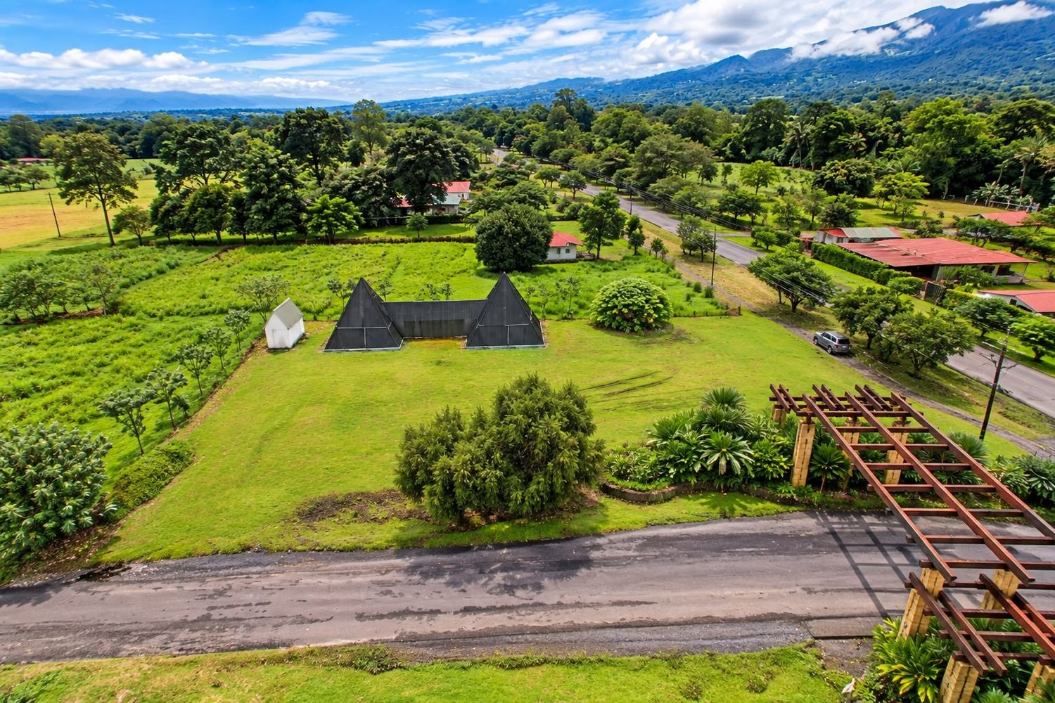 EN VENTA- LOTE EN LA FORTUNA DE SAN CARLOS 4