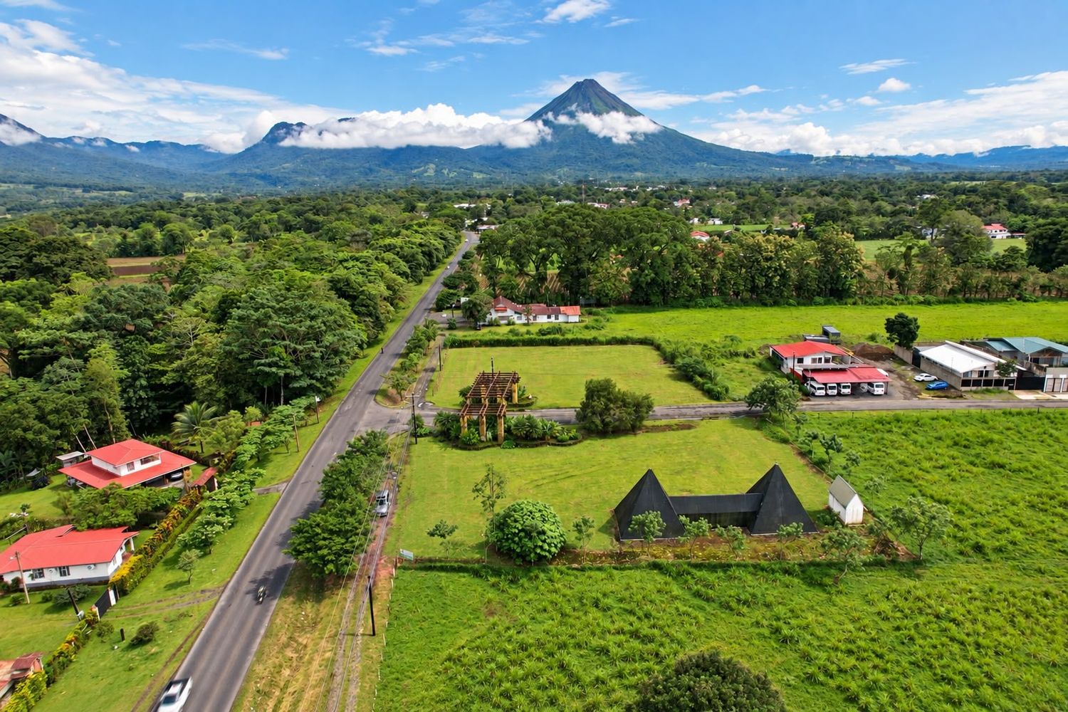 EN VENTA- LOTE EN LA FORTUNA DE SAN CARLOS
