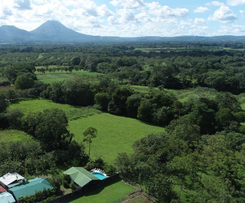 EN VENTA COMPLEJO VACACIONAL EN LA FORTUNA 21