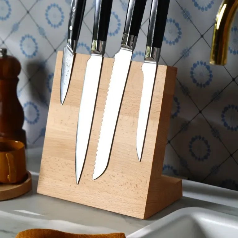 Magnetischer Messerblock aus Buchenholz für 4 Messer