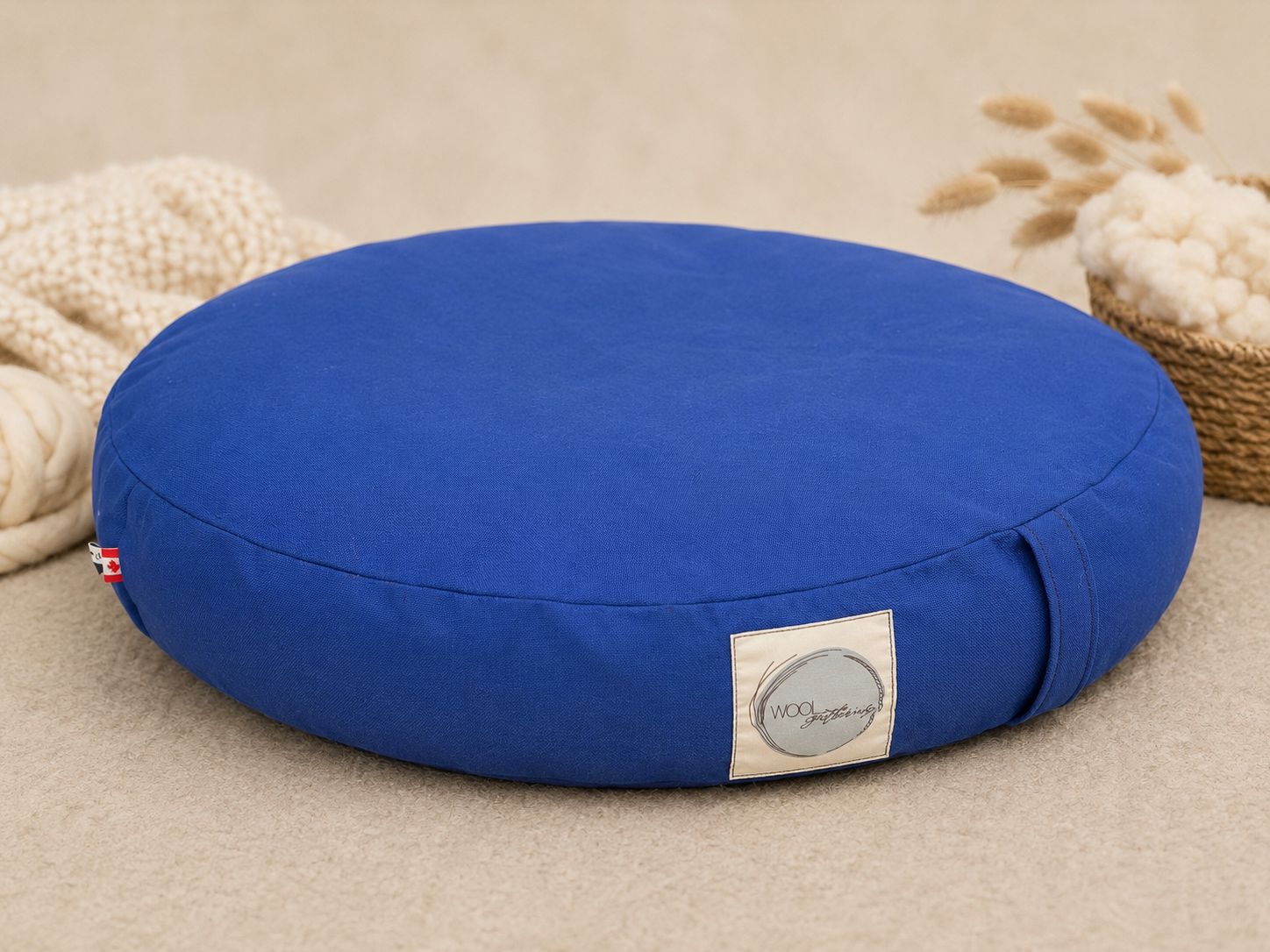 WOOLgathering Handcrafted Dog Beds, Size: Sm Round