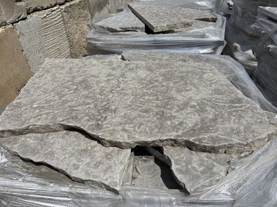Rustic Grey Flamed Irregular Flagstone 1.5" thick - Ton