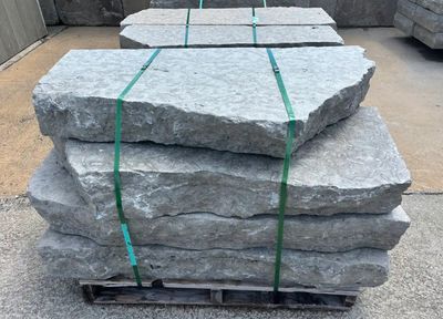 Rustic Grey Flamed Irregular Step 6" Thick - Ton