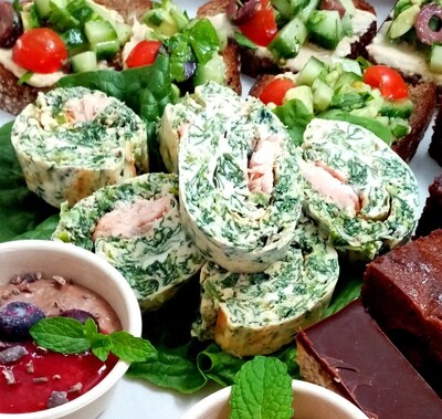 10x spinach omelette rolls with cream cheese, salmon or avocado GF