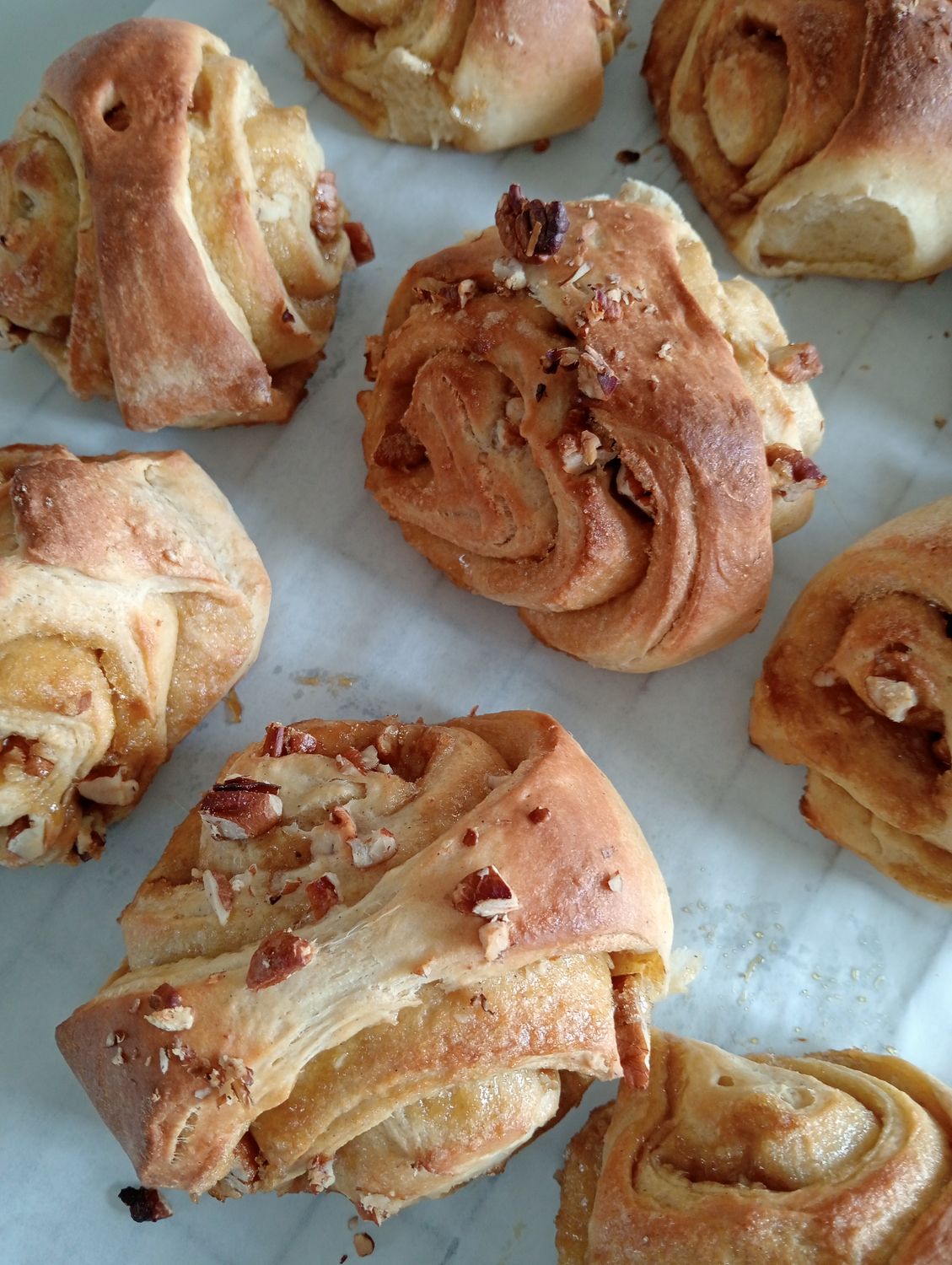 10x  medium size cinnamon buns