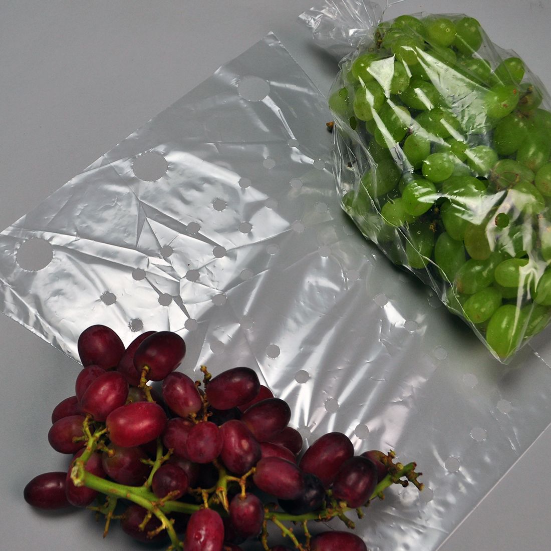 12 12" x 13.5" 1.5 mil LDPE Vented Grape Bag, 1000/CS