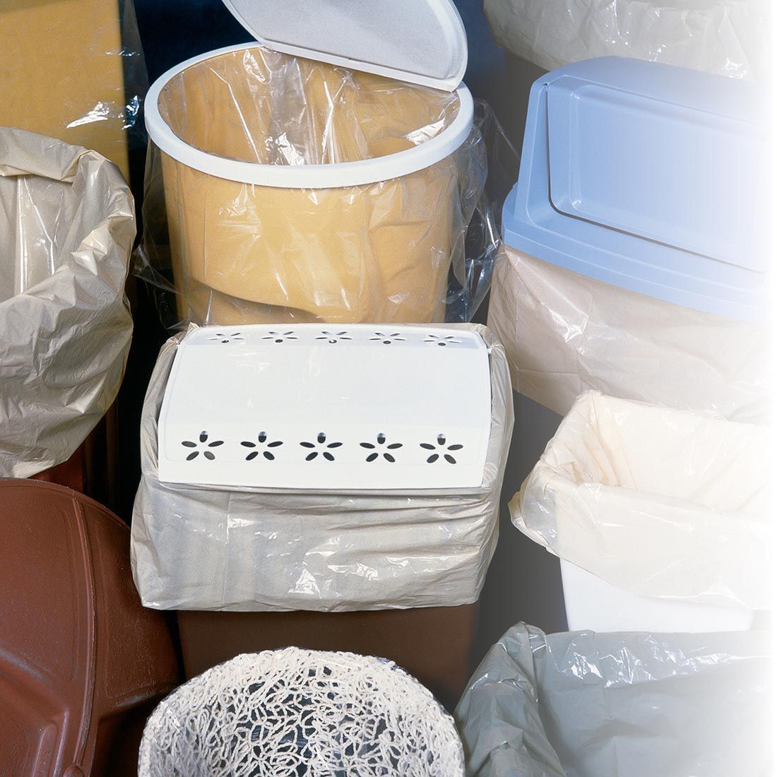 23 23" x 10" x 39" 0.6 mil Linear LDPE Standard Gauge 33 gal. Trash Can Liner -- Clear, 250/CS