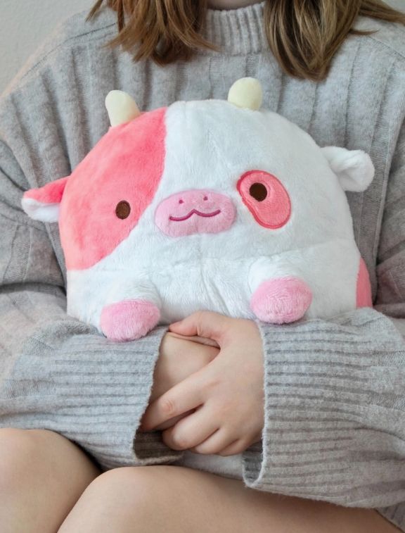 Heatable Cow Plush, Scent: Strawberry