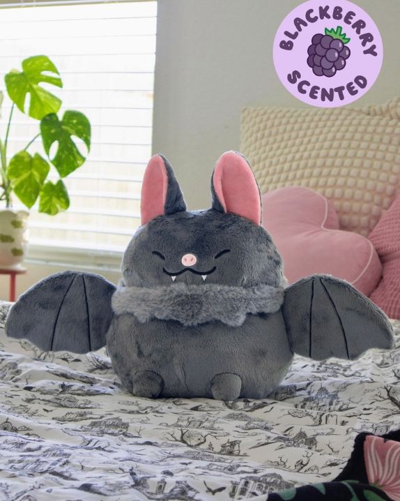 Heatable Bat Plush, Scent: Blackberry