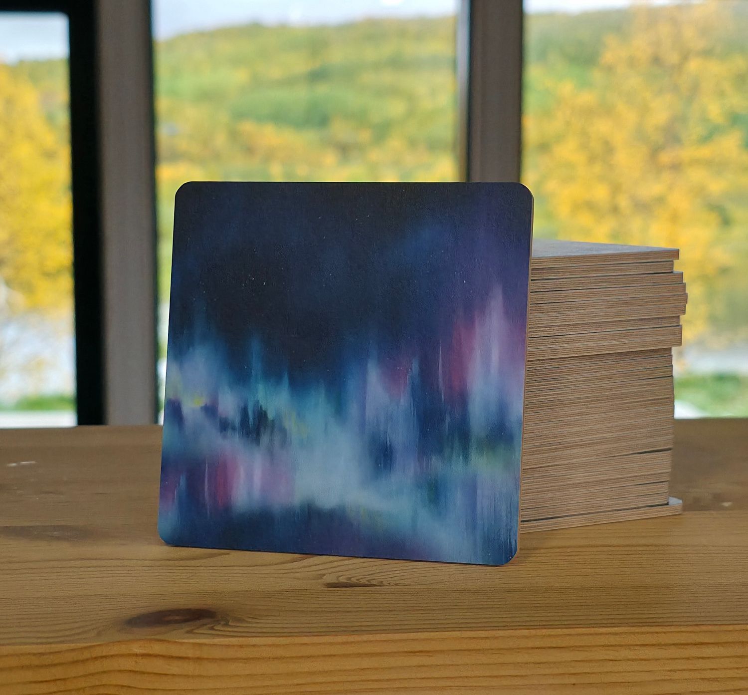Koivuinen lasinalunen &quot;Aurora&quot; 10x10cm. Tuotekuvat tulossa.