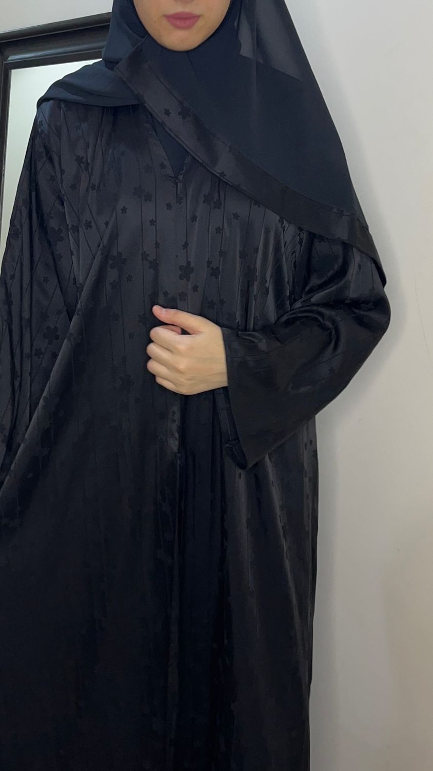 عبايه ورد صغير