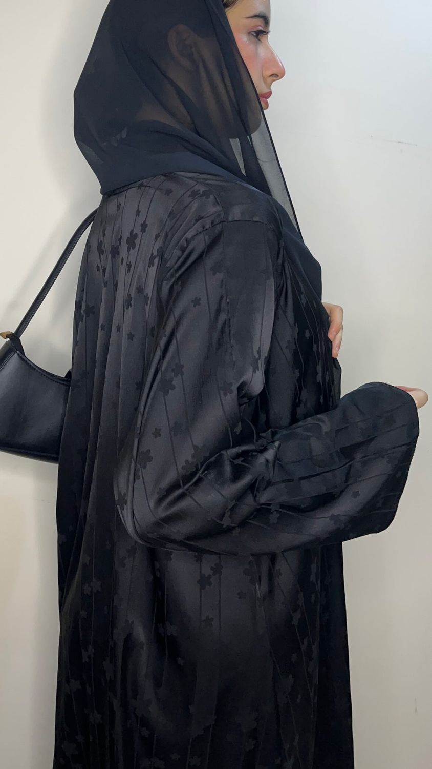 عبايه ورد صغير