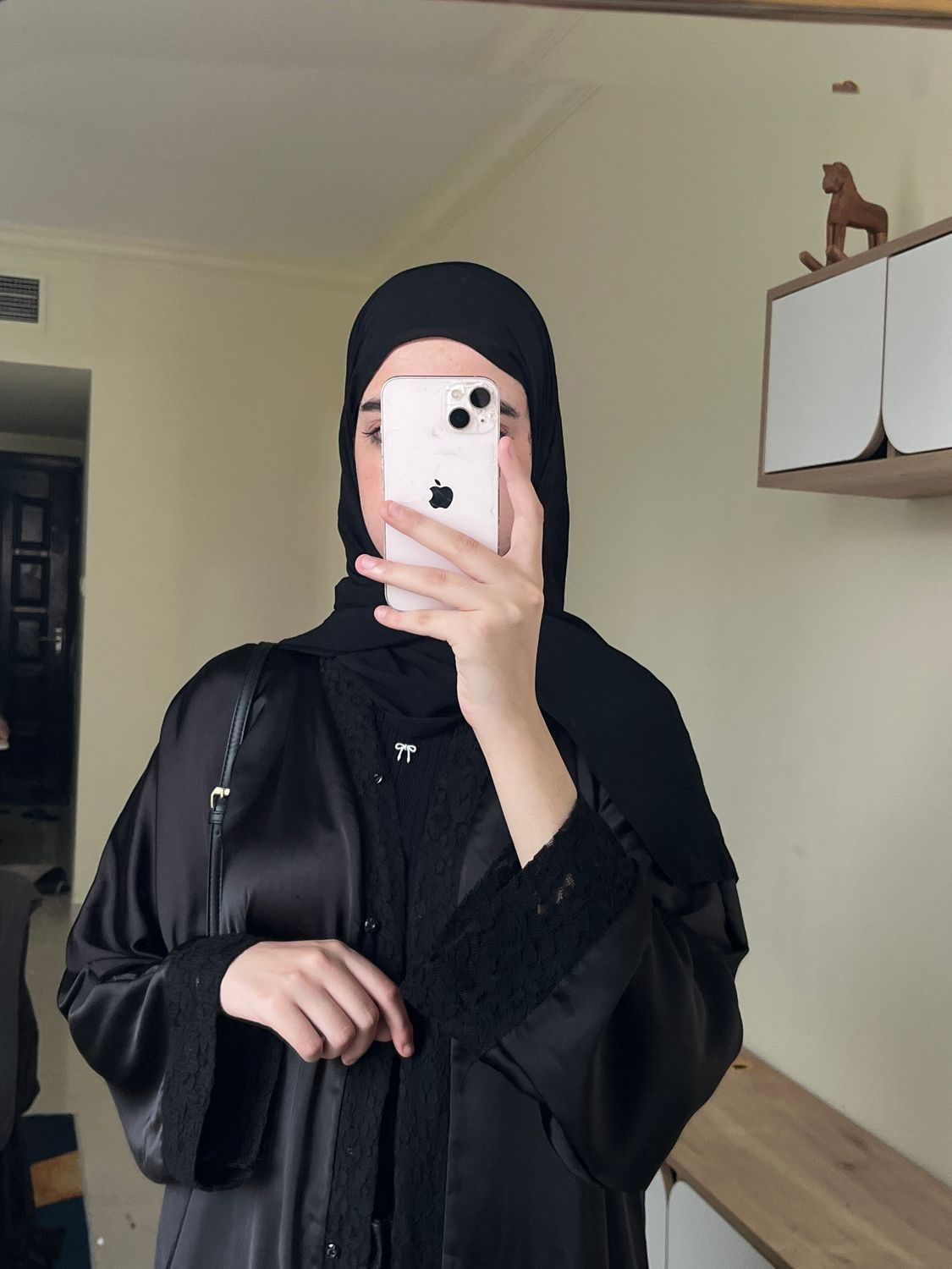 عبايه حرير ودانتيل