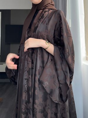 عبايه الورد لون بني