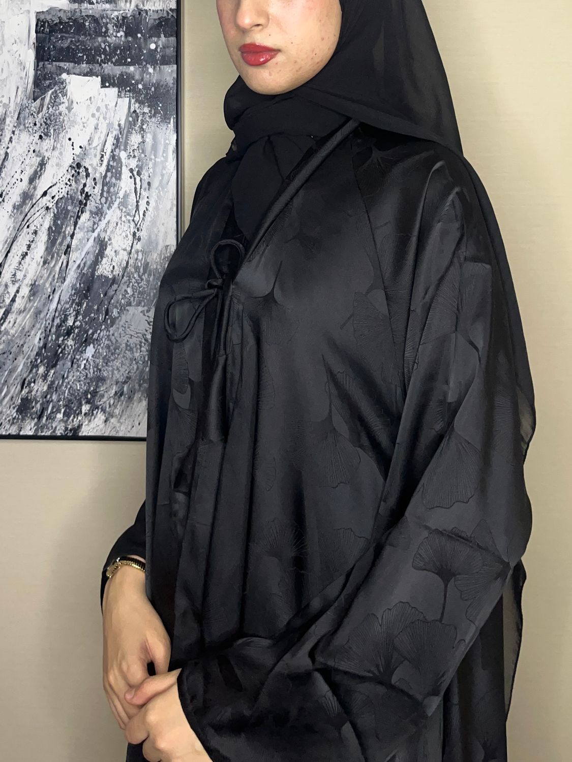 عبايه يرقه لون اسود