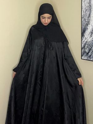 عبايه يرقه لون اسود