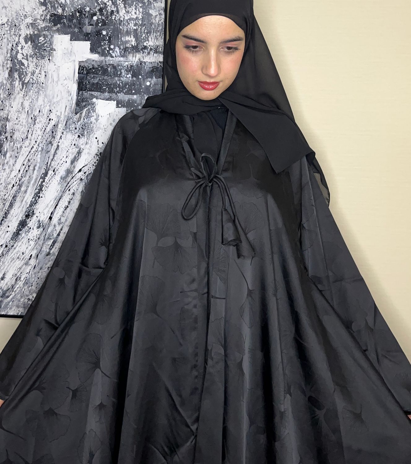 عبايه يرقه لون اسود