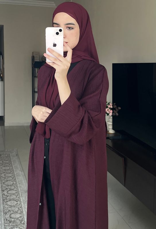 عبايه الكريب لون برغندي