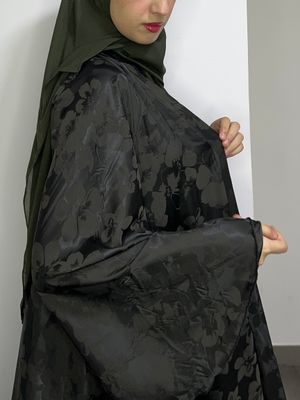 عبايه الورد لون زيتي