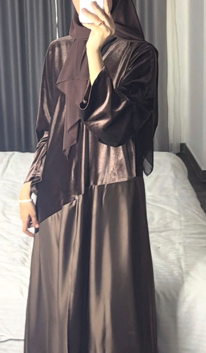 عبايه المخمل بني