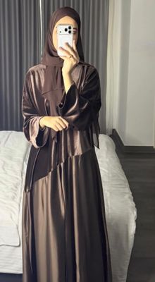 عبايه المخمل بني