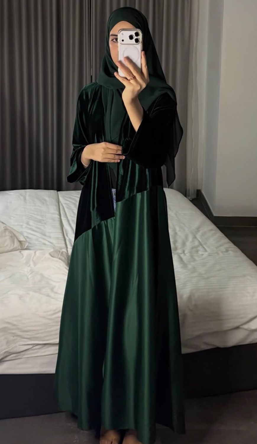 عبايه المخمل اخضر
