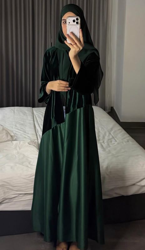 عبايه المخمل اخضر