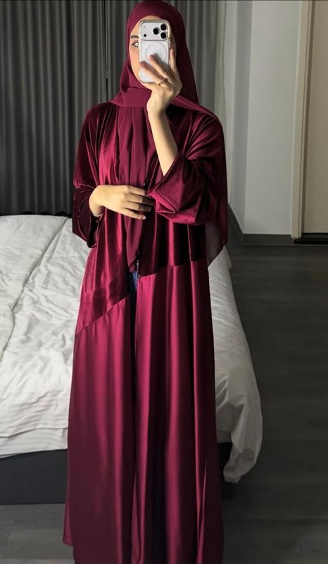 عبايه المخمل برغندي