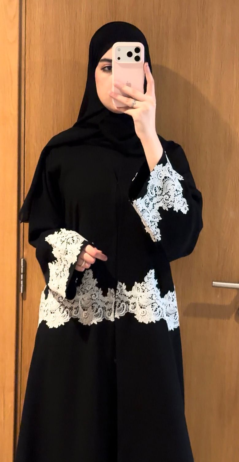 عبايه دانتيل ابيض