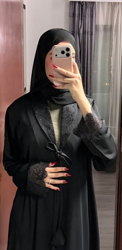 عبايه الدانتيل