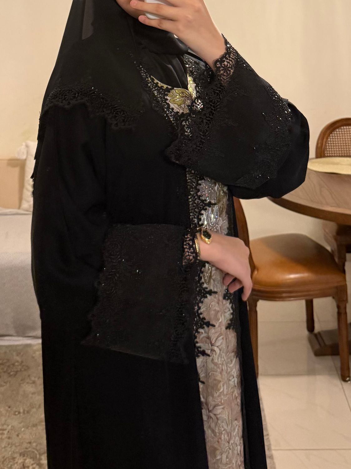 عبايه المخور