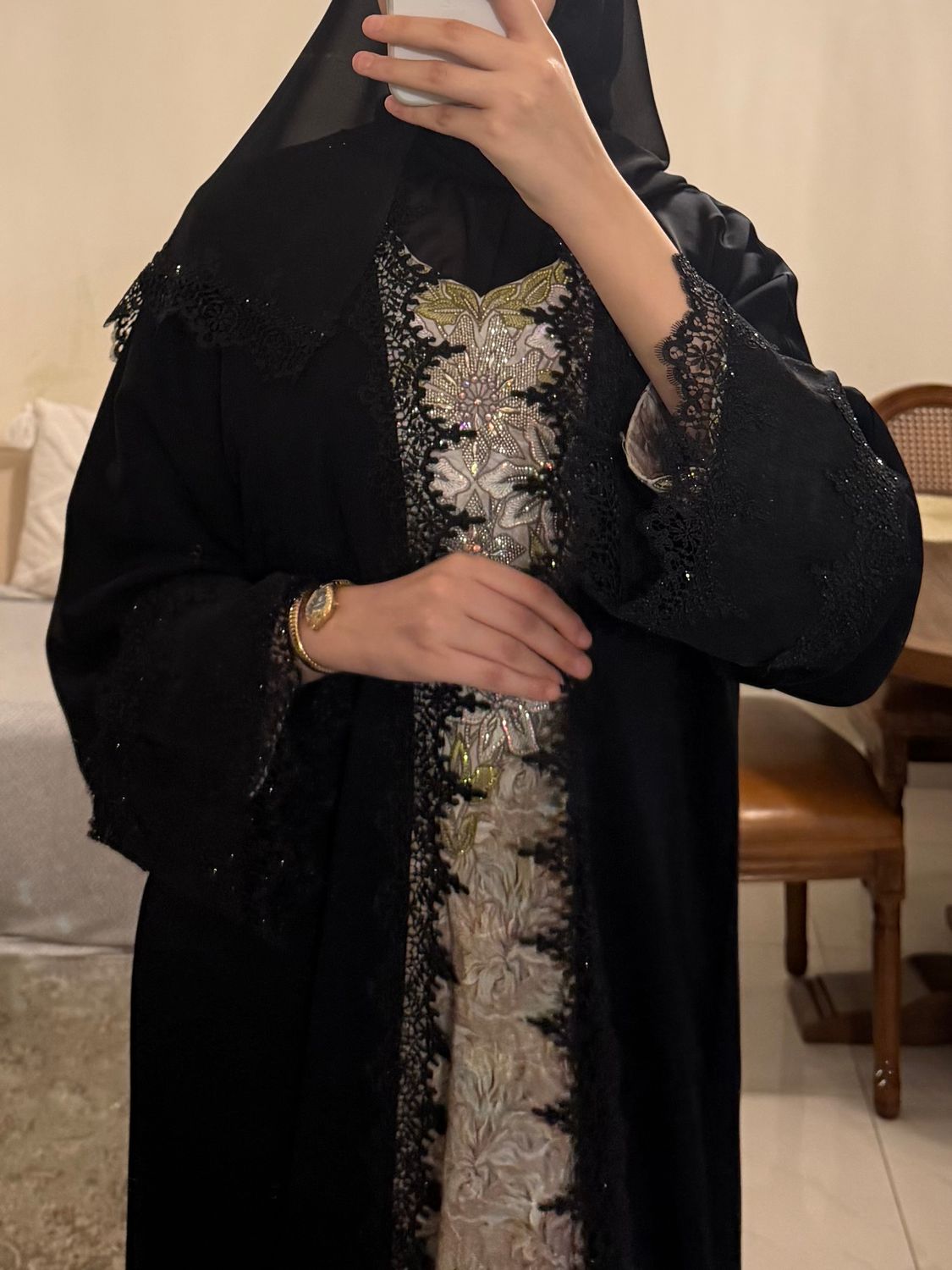 عبايه المخور