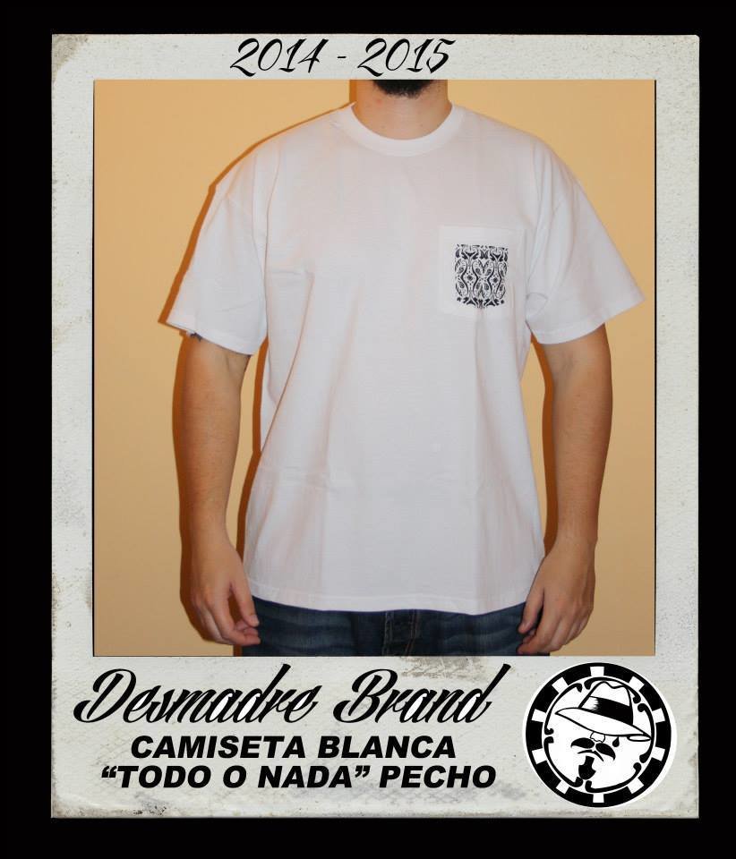 CAMISETA DESMADRE BRAND TODO O NADA