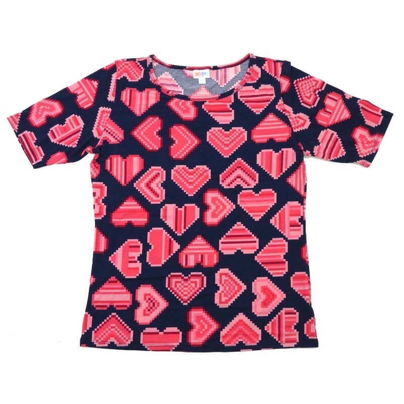 LuLaRoe GIGI XX-Large 2XL Valentines Pixel Hearts Fitted Tee fits Women sizes 20-22 2XL-204